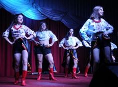 Foto de la galería: La Peña de la Librería 6 de Junio inundó de folklore al Club Alemán