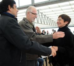 Foto de la galería: Aniversario de Emsa: jubilados de la empresa y estudiantes plantaron árboles en el Jardín Botánico