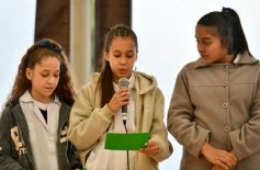 Foto de la galería: Aniversario de Emsa: jubilados de la empresa y estudiantes plantaron árboles en el Jardín Botánico