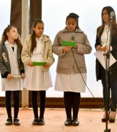 Foto de la galería: Aniversario de Emsa: jubilados de la empresa y estudiantes plantaron árboles en el Jardín Botánico