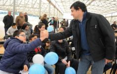 Foto de la galería: Aniversario de Emsa: jubilados de la empresa y estudiantes plantaron árboles en el Jardín Botánico