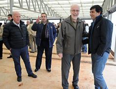 Foto de la galería: Aniversario de Emsa: jubilados de la empresa y estudiantes plantaron árboles en el Jardín Botánico