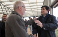 Foto de la galería: Aniversario de Emsa: jubilados de la empresa y estudiantes plantaron árboles en el Jardín Botánico