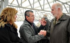 Foto de la galería: Aniversario de Emsa: jubilados de la empresa y estudiantes plantaron árboles en el Jardín Botánico