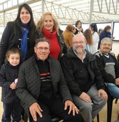 Foto de la galería: Aniversario de Emsa: jubilados de la empresa y estudiantes plantaron árboles en el Jardín Botánico