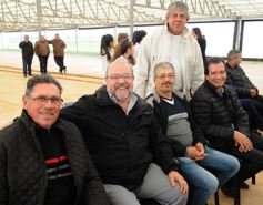 Foto de la galería: Aniversario de Emsa: jubilados de la empresa y estudiantes plantaron árboles en el Jardín Botánico