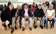 Foto de la galería: Aniversario de Emsa: jubilados de la empresa y estudiantes plantaron árboles en el Jardín Botánico