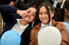 Foto de la galería: Aniversario de Emsa: jubilados de la empresa y estudiantes plantaron árboles en el Jardín Botánico