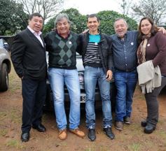 Foto de la galería: Aniversario de Emsa: ofrenda floral en el cementerio y placa en La Tablada