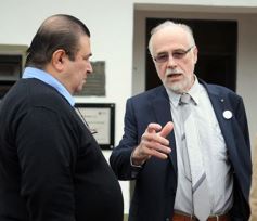 Foto de la galería: Aniversario de Emsa: ofrenda floral en el cementerio y placa en La Tablada
