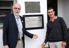 Foto de la galería: Aniversario de Emsa: ofrenda floral en el cementerio y placa en La Tablada