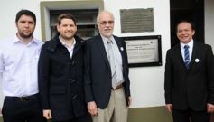 Foto de la galería: Aniversario de Emsa: ofrenda floral en el cementerio y placa en La Tablada