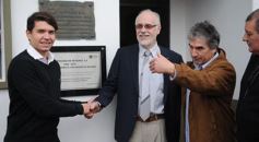 Foto de la galería: Aniversario de Emsa: ofrenda floral en el cementerio y placa en La Tablada