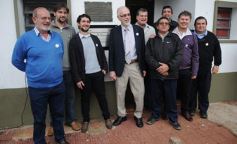 Foto de la galería: Aniversario de Emsa: ofrenda floral en el cementerio y placa en La Tablada