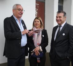 Foto de la galería: Aniversario de Emsa: ofrenda floral en el cementerio y placa en La Tablada