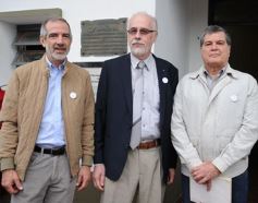 Foto de la galería: Aniversario de Emsa: ofrenda floral en el cementerio y placa en La Tablada