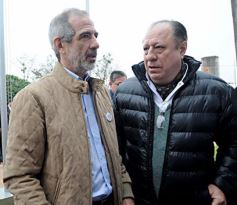 Foto de la galería: Aniversario de Emsa: ofrenda floral en el cementerio y placa en La Tablada