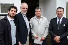 Foto de la galería: Aniversario de Emsa: ofrenda floral en el cementerio y placa en La Tablada