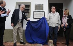 Foto de la galería: Aniversario de Emsa: ofrenda floral en el cementerio y placa en La Tablada