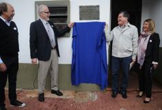 Foto de la galería: Aniversario de Emsa: ofrenda floral en el cementerio y placa en La Tablada