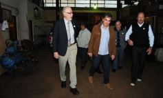 Foto de la galería: Aniversario de Emsa: ofrenda floral en el cementerio y placa en La Tablada