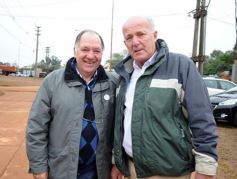 Foto de la galería: Aniversario de Emsa: ofrenda floral en el cementerio y placa en La Tablada