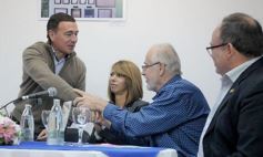 Foto de la galería: Aniversario de Emsa: ofrenda floral en el cementerio y placa en La Tablada