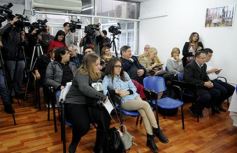 Foto de la galería: Aniversario de Emsa: ofrenda floral en el cementerio y placa en La Tablada
