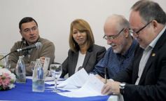 Foto de la galería: Aniversario de Emsa: ofrenda floral en el cementerio y placa en La Tablada