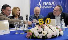 Foto de la galería: Aniversario de Emsa: ofrenda floral en el cementerio y placa en La Tablada