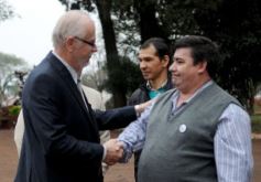 Foto de la galería: Aniversario de Emsa: ofrenda floral en el cementerio y placa en La Tablada