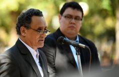 Foto de la galería: Misiones recordó a las víctimas de la AMIA con un acto en la plaza 9 de Julio