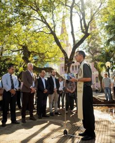 Foto de la galería: Misiones recordó a las víctimas de la AMIA con un acto en la plaza 9 de Julio