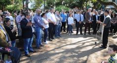 Foto de la galería: Misiones recordó a las víctimas de la AMIA con un acto en la plaza 9 de Julio