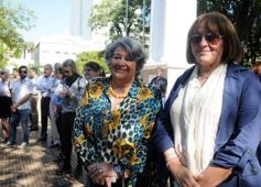 Foto de la galería: Misiones recordó a las víctimas de la AMIA con un acto en la plaza 9 de Julio