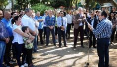 Foto de la galería: Misiones recordó a las víctimas de la AMIA con un acto en la plaza 9 de Julio