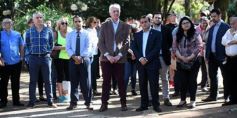 Foto de la galería: Misiones recordó a las víctimas de la AMIA con un acto en la plaza 9 de Julio