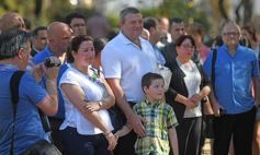 Foto de la galería: Misiones recordó a las víctimas de la AMIA con un acto en la plaza 9 de Julio