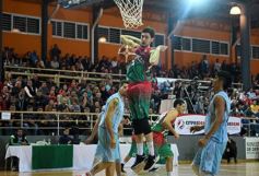 Foto de la galería: Misiones vibra al ritmo del Campeonato Argentino de Básquet de Mayores: todas las postales de la apertura