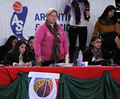 Foto de la galería: Argentino de Básquet: el público misionero dio el ejemplo, pese al peor momento de su selección