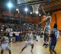 Foto de la galería: Argentino de Básquet: el público misionero dio el ejemplo, pese al peor momento de su selección