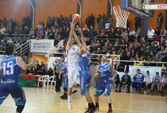 Foto de la galería: Argentino de Básquet: el público misionero dio el ejemplo, pese al peor momento de su selección
