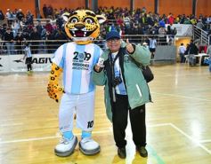 Foto de la galería: El público posadeño disfrutó del desafío mundialista entre Argentina y Colombia