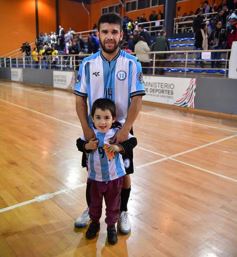 Foto de la galería: El público posadeño disfrutó del desafío mundialista entre Argentina y Colombia