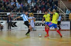 Foto de la galería: El público posadeño disfrutó del desafío mundialista entre Argentina y Colombia