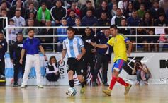 Foto de la galería: El público posadeño disfrutó del desafío mundialista entre Argentina y Colombia