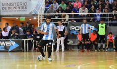 Foto de la galería: El público posadeño disfrutó del desafío mundialista entre Argentina y Colombia