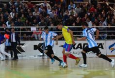 Foto de la galería: El público posadeño disfrutó del desafío mundialista entre Argentina y Colombia