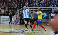 Foto de la galería: El público posadeño disfrutó del desafío mundialista entre Argentina y Colombia