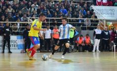 Foto de la galería: El público posadeño disfrutó del desafío mundialista entre Argentina y Colombia